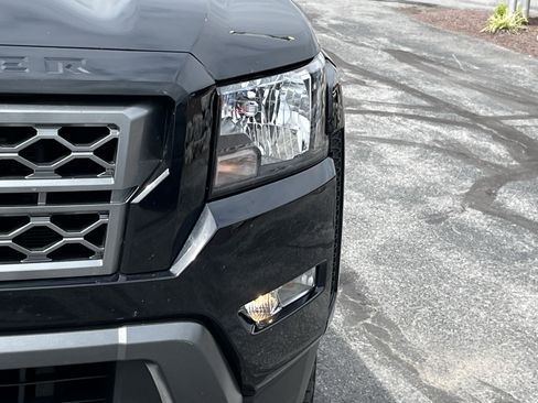 Used 2022 Nissan Frontier SV AWD/4WD image 12