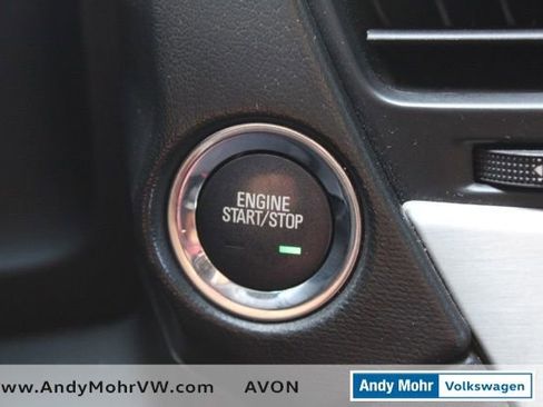 Used 2018 GMC Yukon SLT image 38