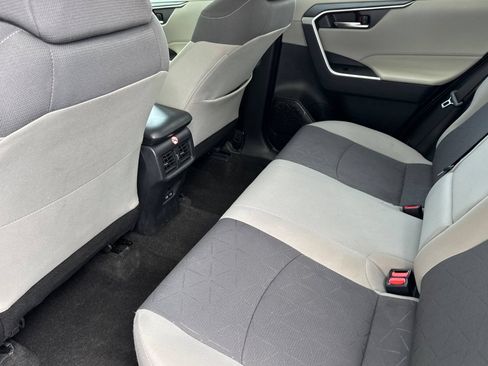 Used 2024 Toyota RAV4 XLE FWD image 12