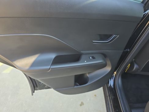 Used 2026 Hyundai Kona SE FWD image 11