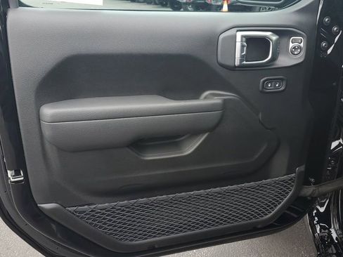 New 2026 Jeep Gladiator Sport image 19