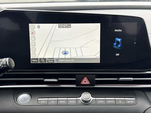 Used 2025 Hyundai Elantra SEL image 10