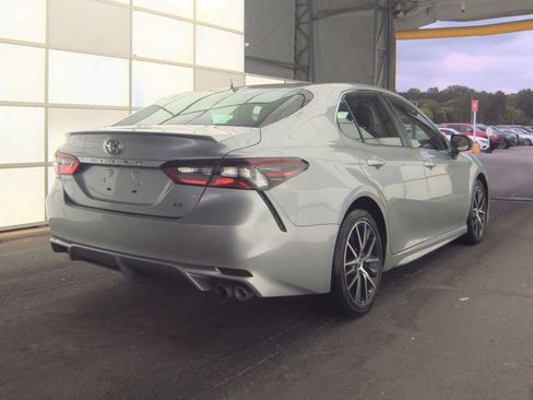 Used 2023 Toyota Camry SE FWD image 2