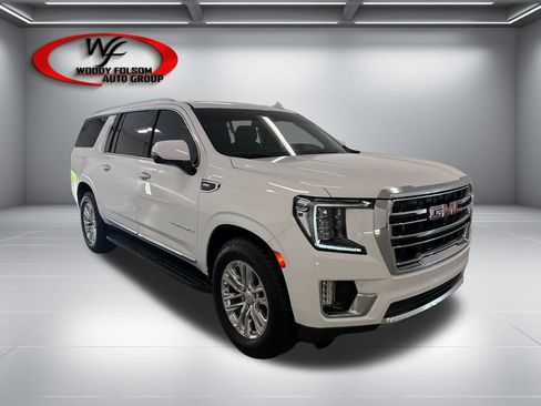 Used 2023 GMC Yukon XL SLT w/ SLT Premium Package RWD image 3