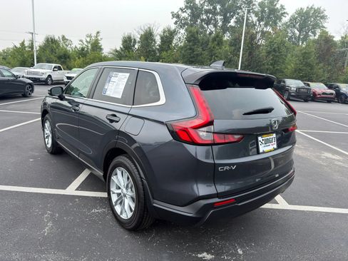 Used 2025 Honda CR-V EX image 4