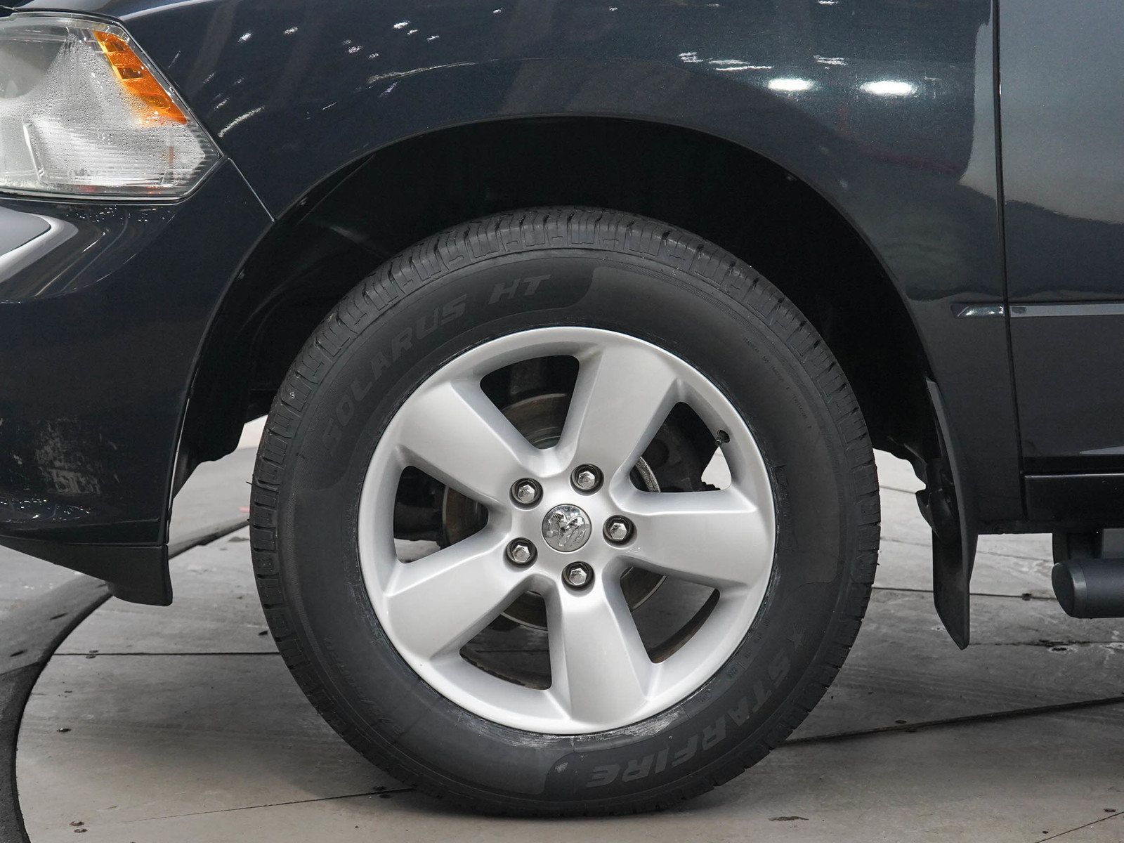 Used 2015 RAM 1500 Express AWD/4WD image 26