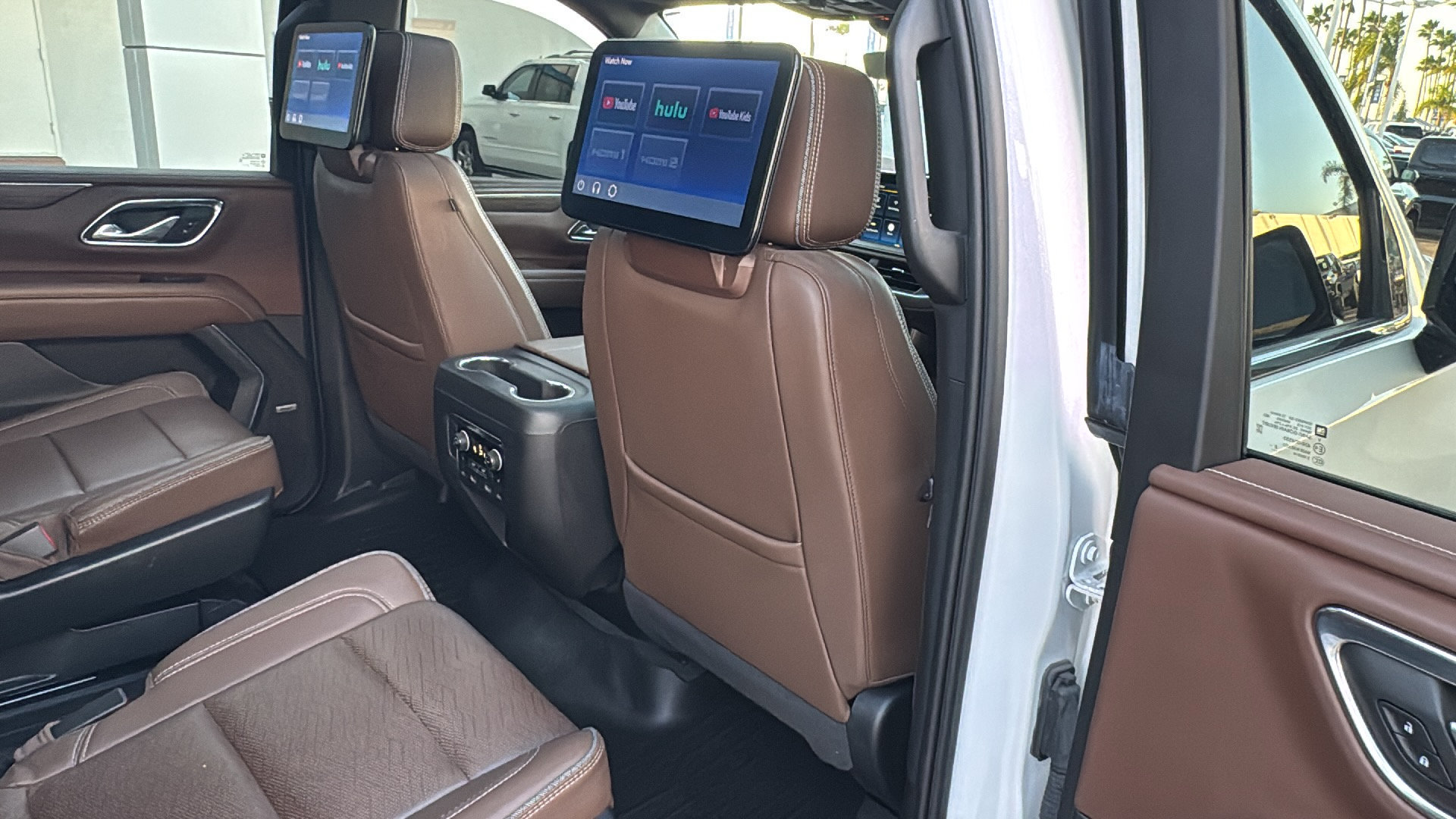 Certified 2023 Chevrolet Tahoe High Country w/ Premium Package AWD/4WD image 13