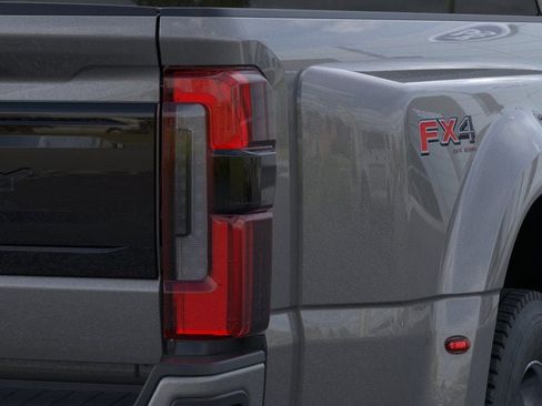 New 2026 Ford F450 Platinum w/ FX4 Off-Road Package image 21