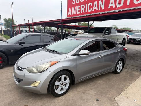 Used 2013 Hyundai Elantra GLS FWD image 3