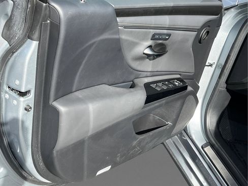 Certified 2022 Lexus ES 300h w/ Premium Package image 11