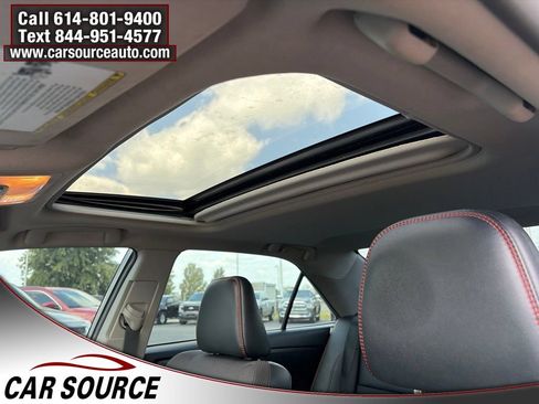 Used 2016 Toyota Camry SE w/ Moonroof Package FWD image 23