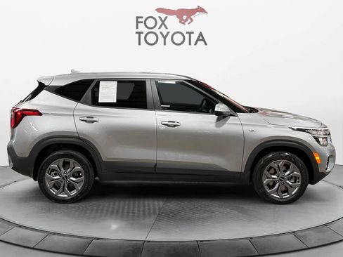Used 2024 Kia Seltos LX AWD/4WD image 7
