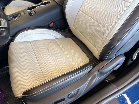 Used 2024 Ford Mustang GT Premium image 15