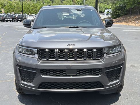 New 2026 Jeep Grand Cherokee Altitude AWD/4WD image 2
