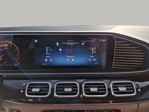 Used 2024 Mercedes-Benz GLS 450 4MATIC image 38