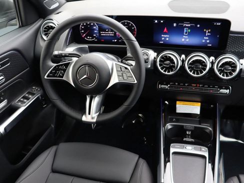 New 2025 Mercedes-Benz GLB 250 image 2