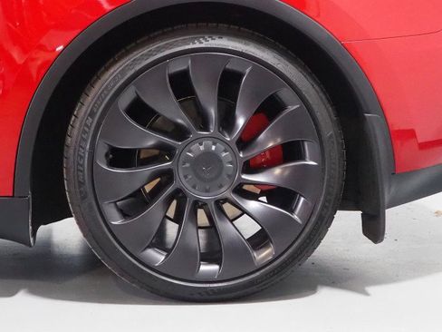 Used 2023 Tesla Model Y Performance image 45