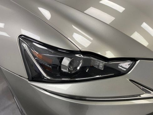 Used 2018 Lexus IS 300 F Sport image 10