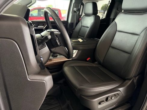 Used 2024 GMC Sierra 1500 Elevation w/ Elevation Premium Package AWD/4WD image 11