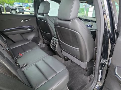 Used 2023 Cadillac XT4 Luxury w/ Cold Weather Package AWD/4WD image 14