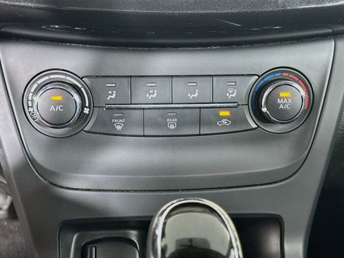 Used 2016 Nissan Sentra SV FWD image 22