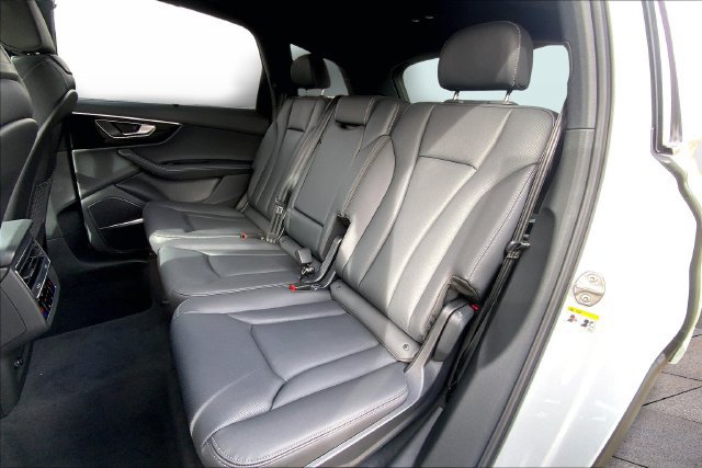 New 2026 Audi Q7 3.0T Premium Plus AWD/4WD image 9