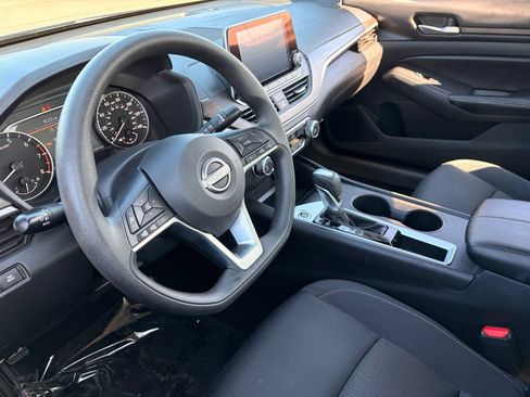 Certified 2025 Nissan Altima 2.5 SV FWD image 16