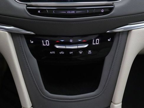 Used 2017 Cadillac XT5 Luxury w/ Driver Awareness Package AWD/4WD image 22