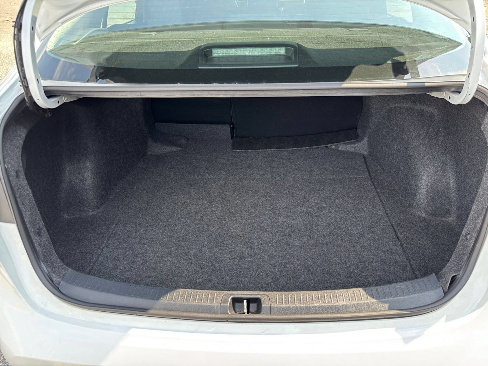 Used 2025 Toyota Corolla LE FWD image 28