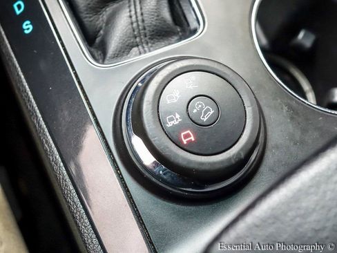 Used 2018 Ford Explorer Limited image 21