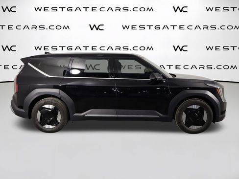 Used 2024 Kia EV9 Light Long Range RWD image 47