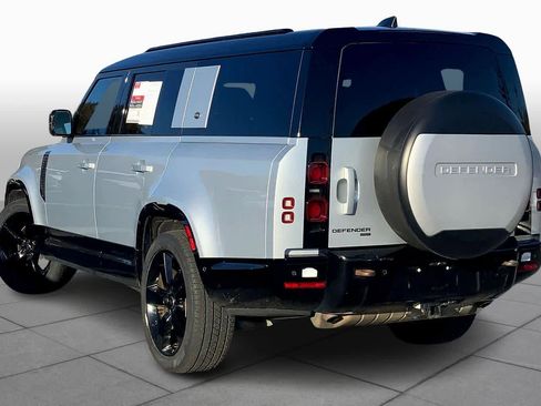 Certified 2023 Land Rover Defender 130 X-Dynamic SE image 11