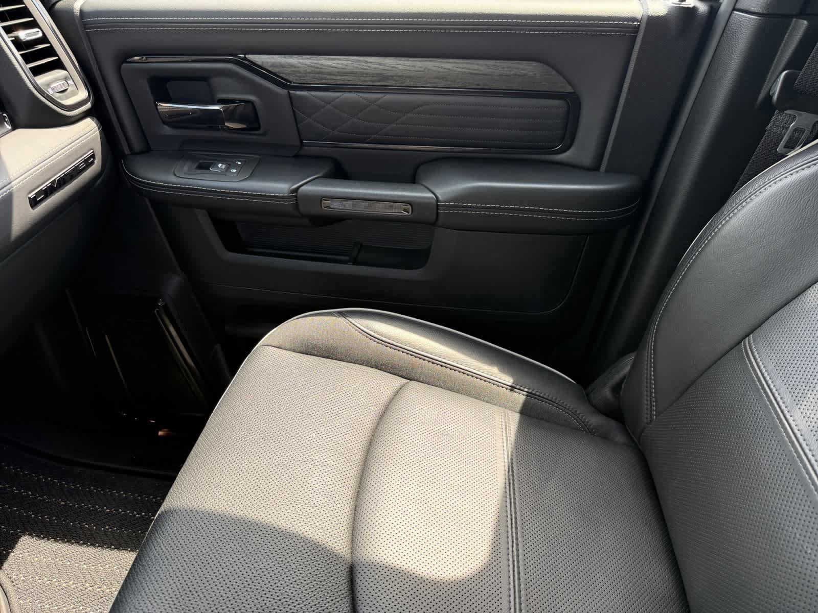 Used 2026 RAM 2500 Limited AWD/4WD image 20