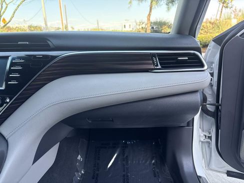 Used 2018 Toyota Camry XLE w/ Driver Assist Package FWD image 18