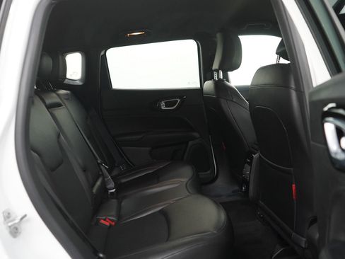 Used 2025 Jeep Compass Trailhawk AWD/4WD image 13