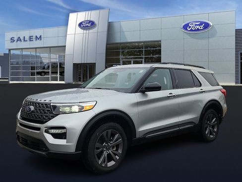 Certified 2023 Ford Explorer XLT w/ Equipment Group 202A image 7