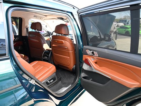 Used 2024 BMW ALPINA XB7 image 46