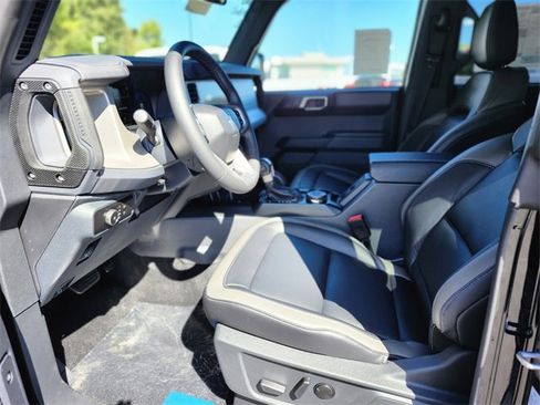 New 2025 Ford Bronco Outer Banks w/ Sasquatch Package image 17