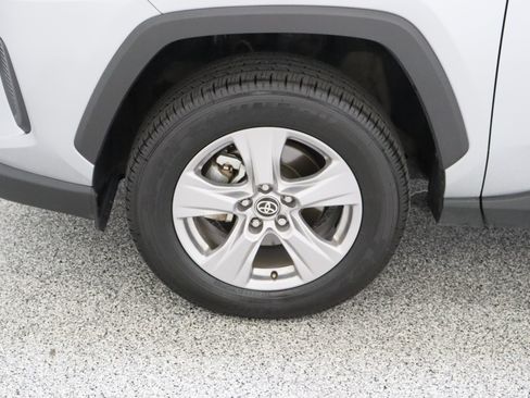 Used 2025 Toyota RAV4 XLE FWD image 11