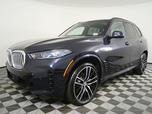 New 2026 BMW X5 xDrive40i w/ M Sport Package AWD/4WD image 7