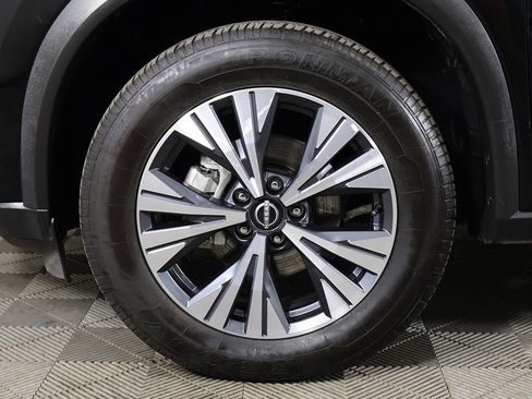 Used 2023 Nissan Rogue SV AWD/4WD image 19