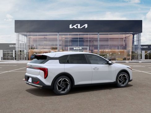 New 2026 Kia K4 GT-Line Turbo FWD image 3