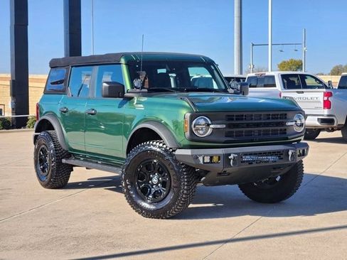 Used 2022 Ford Bronco 4-Door image 2