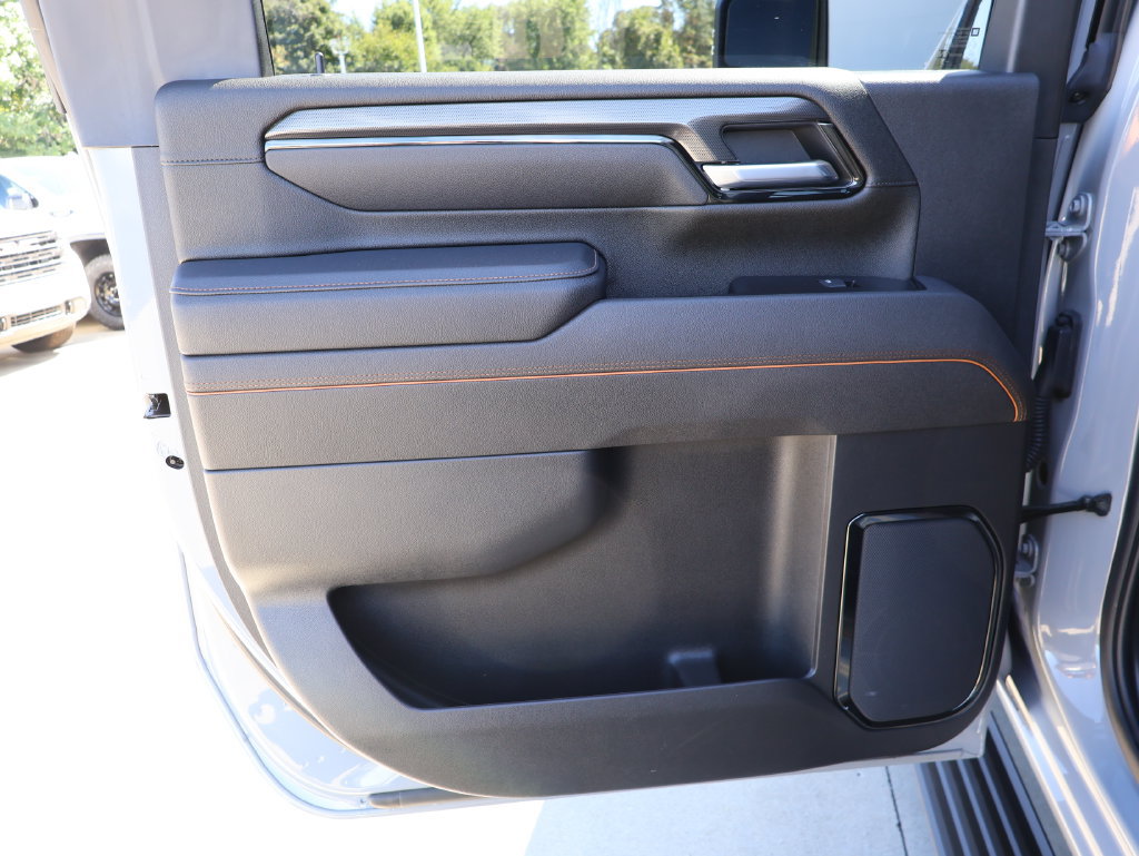 Certified 2025 GMC Sierra 3500 AT4 w/ AT4 Premium Plus Package AWD/4WD image 28