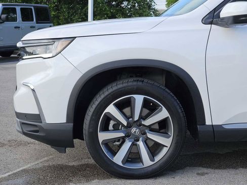 Used 2025 Honda Pilot Touring image 8