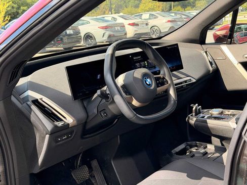 Used 2022 BMW iX xDrive50 w/ Premium Package AWD/4WD image 16