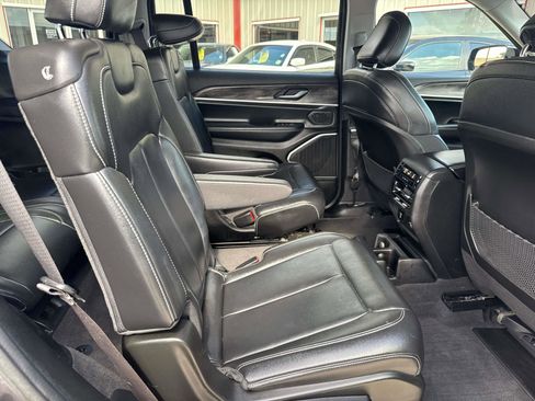 Used 2022 Jeep Grand Cherokee L Limited image 10