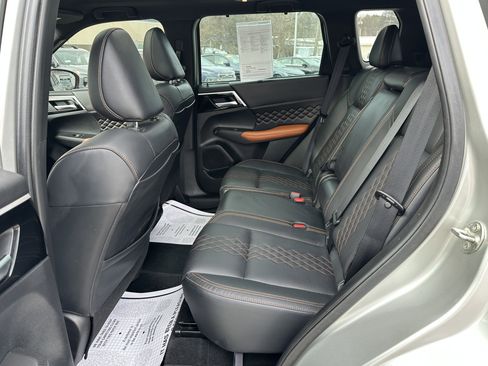 Used 2022 Mitsubishi Outlander SEL image 13