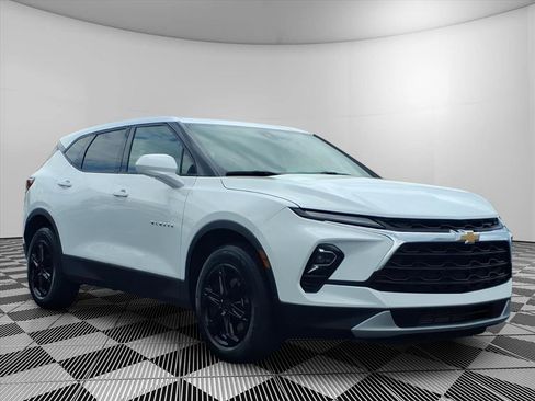 Used 2025 Chevrolet Blazer LT AWD/4WD image 1