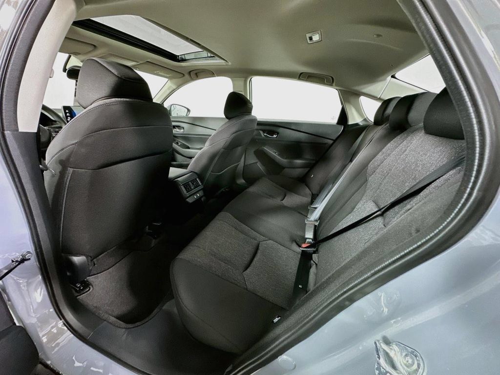 Used 2026 Honda Accord SE image 4